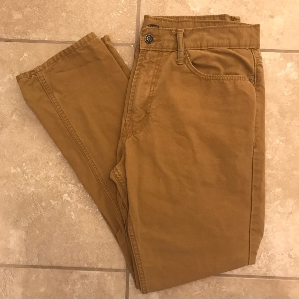 Old Navy 34-32 slim khaki jeans